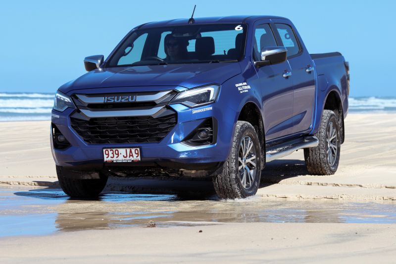 4x4s causing 'widespread damage' to Australian beaches – study