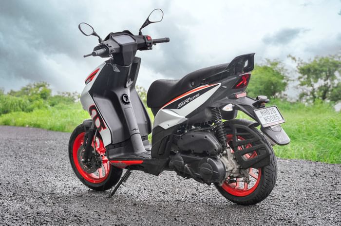 Aprilia SR 175 left rear static in field
