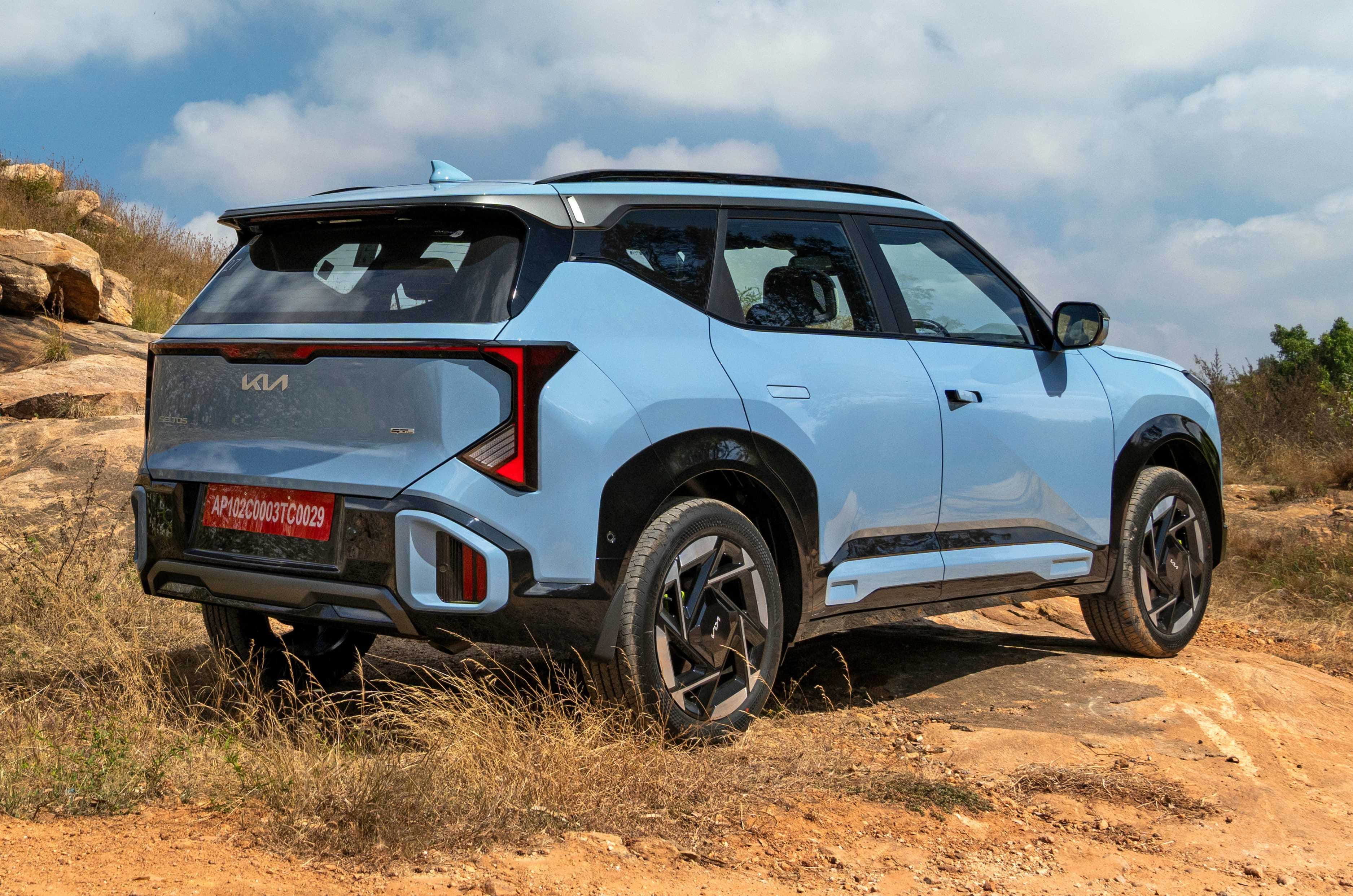 2026 Kia Seltos rear right side