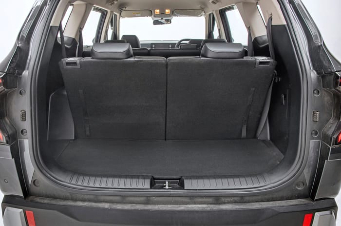 Kia Carens Clavis petrol boot